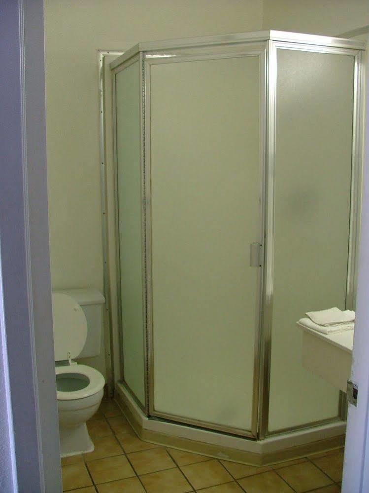 American Budget Inn And Suites-Модесто Екстериор снимка