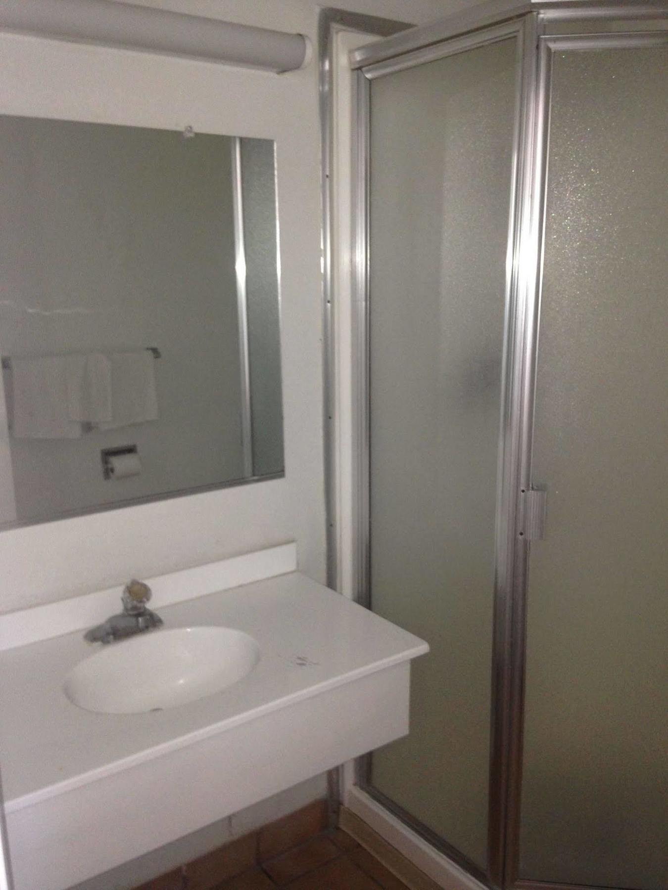 American Budget Inn And Suites-Модесто Екстериор снимка